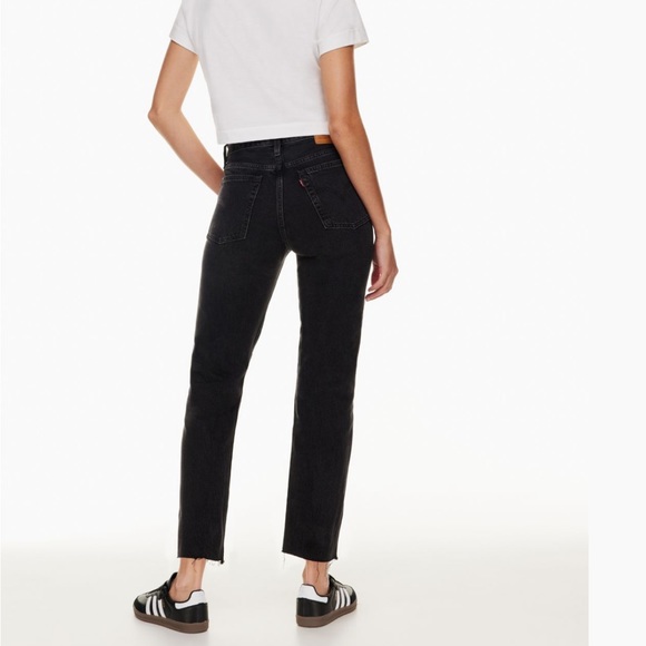 Levi’s Wedgie Straight Jeans - Picture 2 of 6